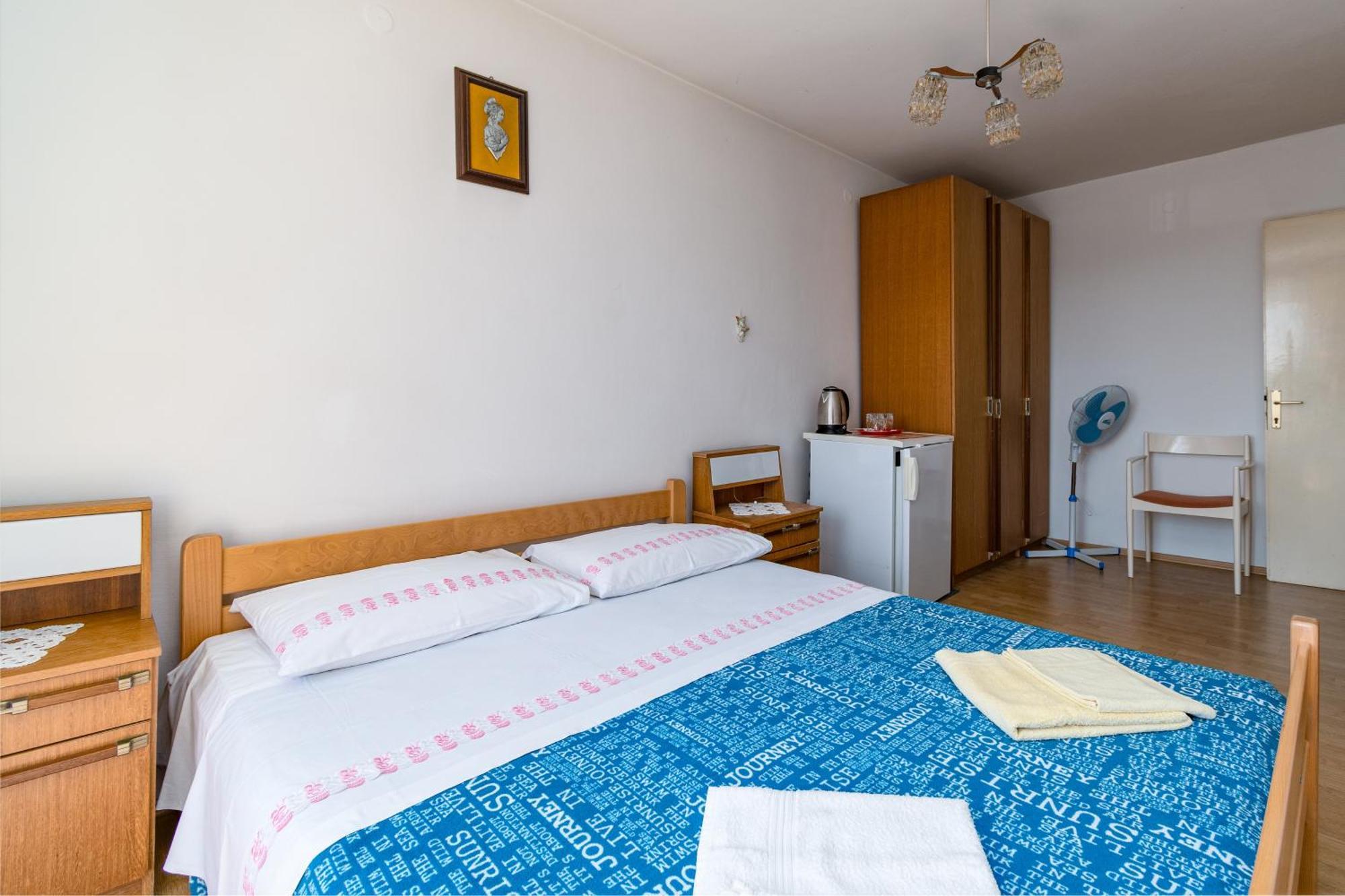 Apartments And Rooms With Parking Space Skrbcici, Krk - 21231 客房 照片